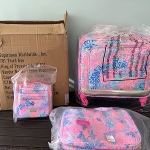 Lilly Pulitzer Multi Splendor in the Sand Travel Luggage Set